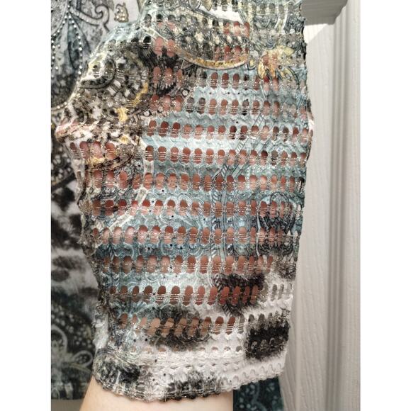 Chico's Zenergy Size Large (2) Artsy Rhinestone 3/4 Sleeves w/ Eyelet Detail Top - Picture 4 of 6